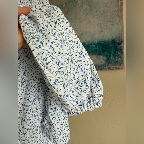 H&M Linen Floral Button Down Blouse Women’s size Small Blue and White S - Picture 4 of 6